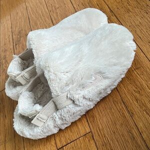 Nike Beige Furry clogs